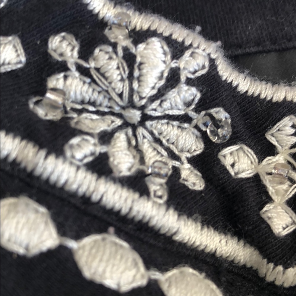 Embroidered black tunic - Picture 7 of 7